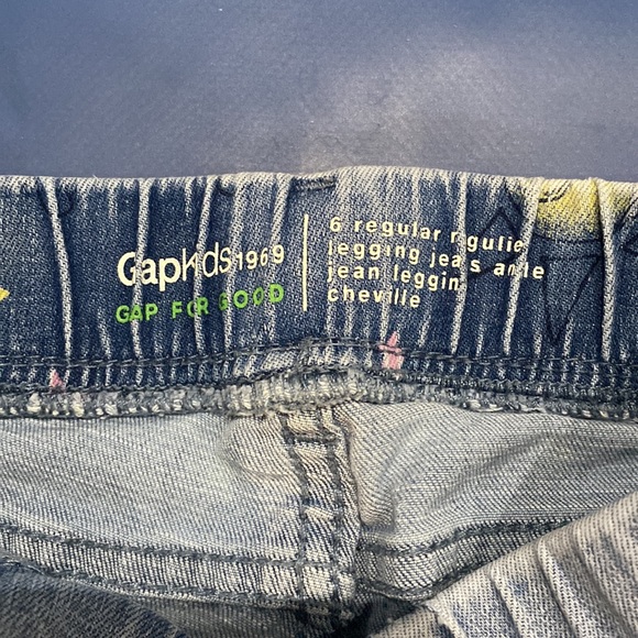 Gap patterned jeggings, they say regular but are more like an ankle - Picture 4 of 4
